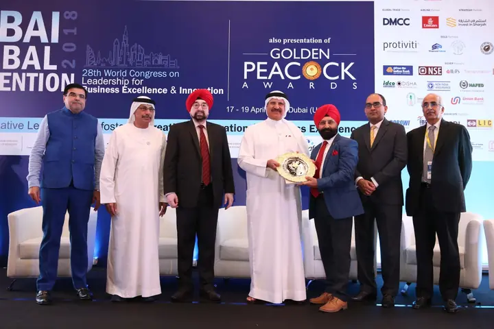 Receiving the Golden Peacock Award — 28th World Congress on Leadership, Dubai, April 2018