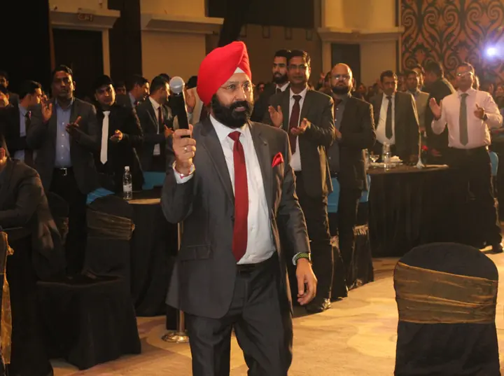 Motivational speech — on the floor, with the audience